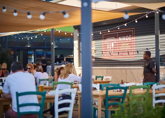 Baby Sea View And Pools Apartment- Mamaia דירה Năvodari